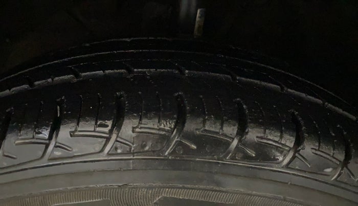 2018 Maruti Baleno DELTA PETROL 1.2, Petrol, Manual, 64,427 km, Left Front Tyre Tread