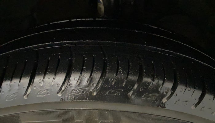 2018 Maruti Baleno DELTA PETROL 1.2, Petrol, Manual, 64,427 km, Right Front Tyre Tread