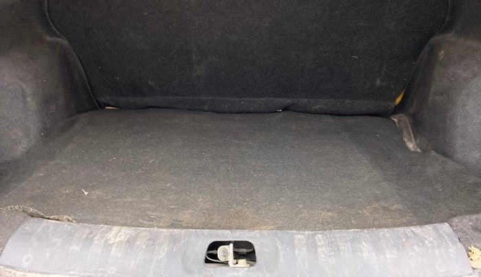 2014 Maruti Swift Dzire VXI, Petrol, Manual, 37,815 km, Boot Inside