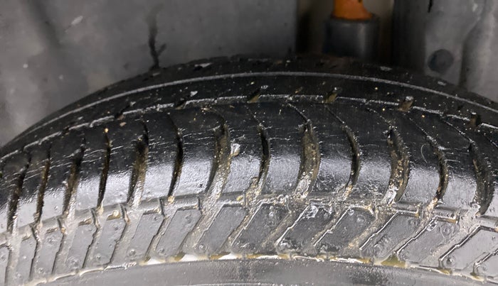 2014 Maruti Swift Dzire VXI, Petrol, Manual, 37,815 km, Left Rear Tyre Tread