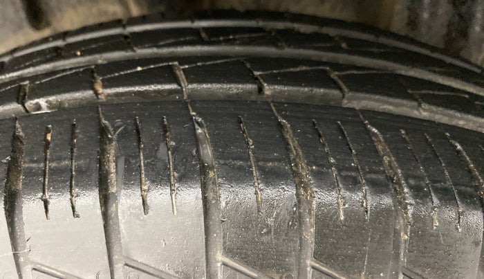 2019 Renault TRIBER 1.0 RXZ, Petrol, Manual, 13,571 km, Left Rear Tyre Tread