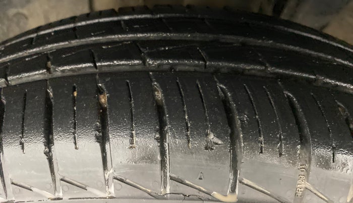 2019 Renault TRIBER 1.0 RXZ, Petrol, Manual, 13,571 km, Left Front Tyre Tread