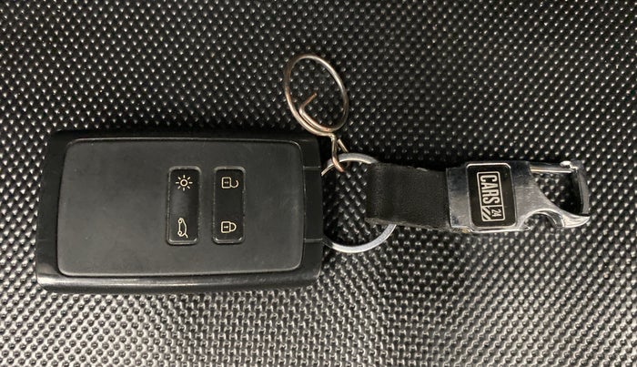 2019 Renault TRIBER 1.0 RXZ, Petrol, Manual, 13,571 km, Key Close Up