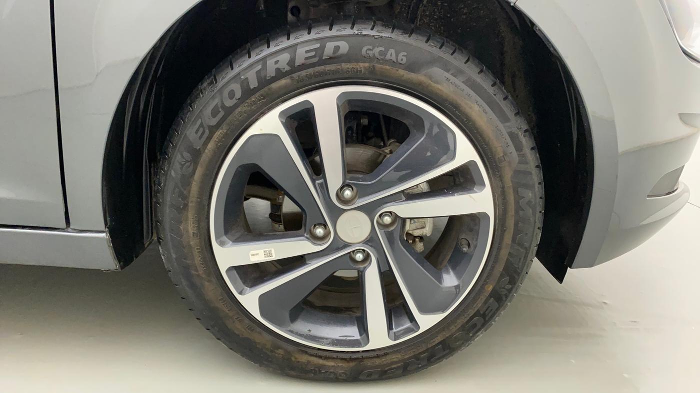 2023 Tata ALTROZ XZ PLUS I-TURBO PETROL, Petrol, Manual, 3,740 km, Right Front Wheel