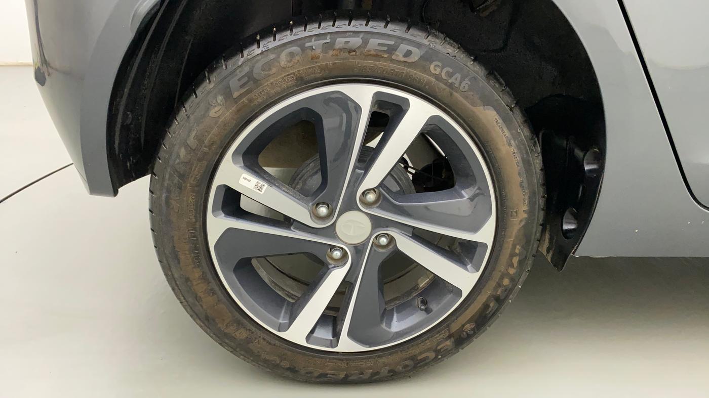 2023 Tata ALTROZ XZ PLUS I-TURBO PETROL, Petrol, Manual, 3,740 km, Right Rear Wheel