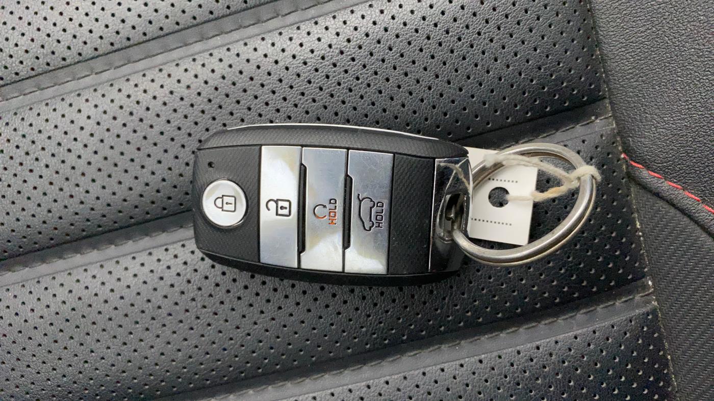 2023 KIA SELTOS GTX PLUS DCT 1.4 PETROL, Petrol, Automatic, 33,584 km, Key Close Up