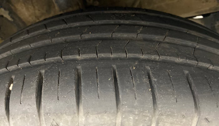 2018 Maruti Baleno ZETA 1.2 K12, Petrol, Manual, 13,442 km, Right Front Tyre Tread
