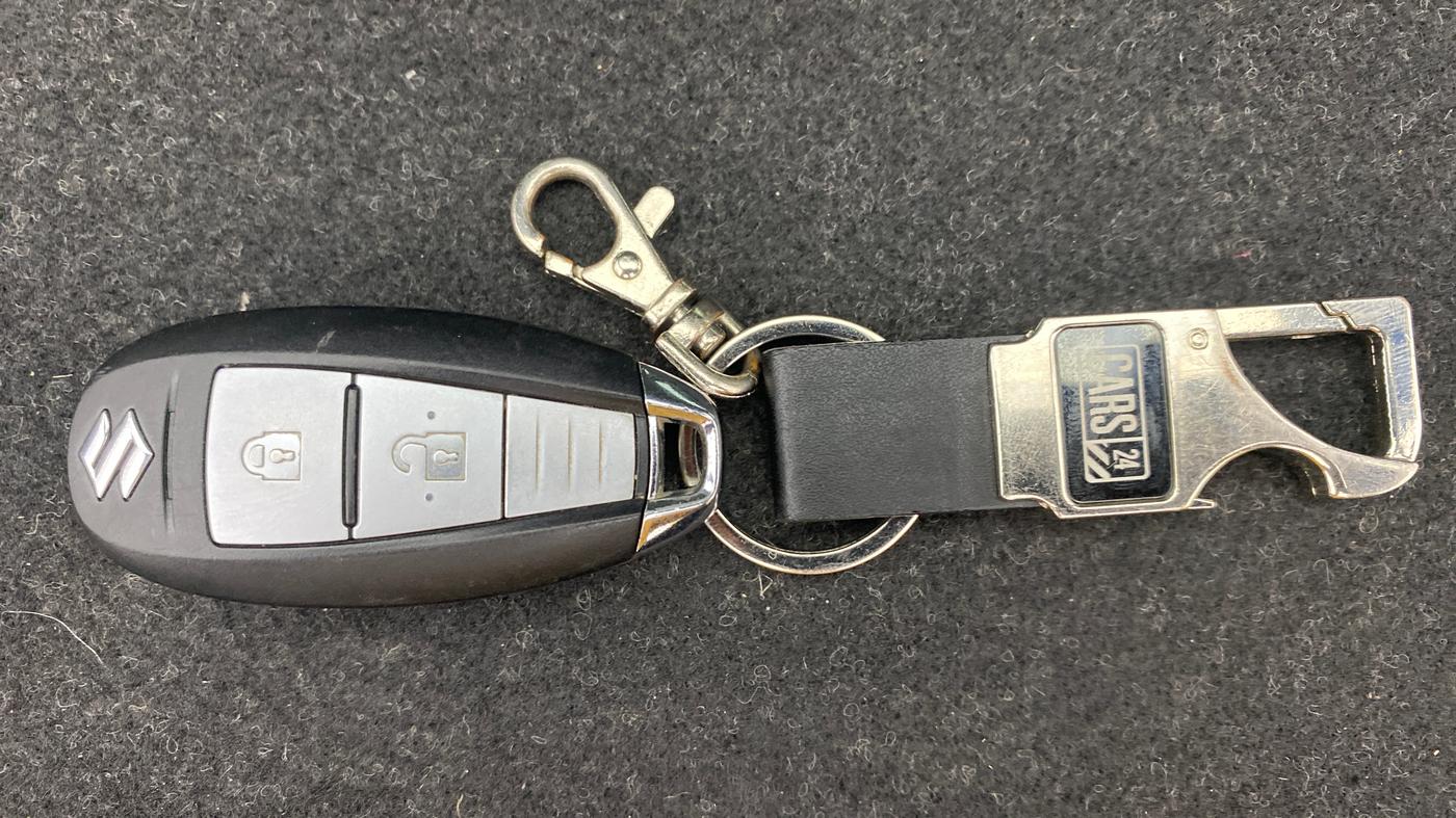 2018 Maruti Baleno ZETA 1.2 K12, Petrol, Manual, 13,442 km, Key Close Up