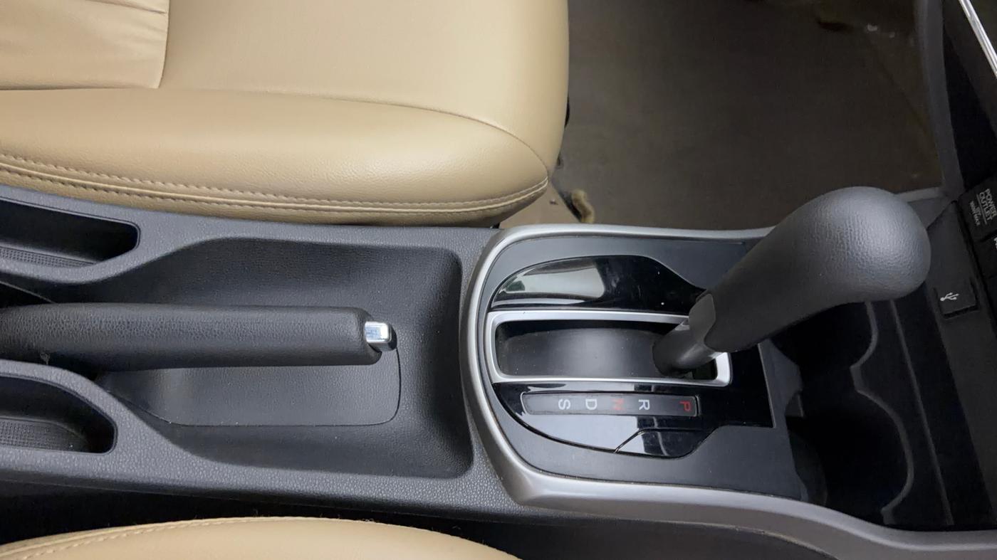 2018 Honda City 1.5L I-VTE V CVT, Petrol, Automatic, 81,412 km, Gear Lever