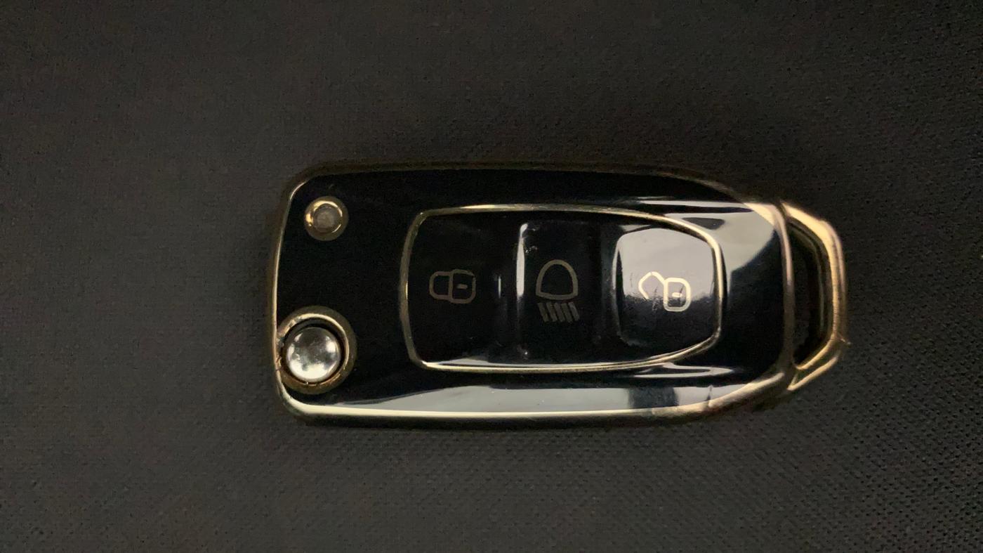 2020 Tata NEXON XM SUNROOF PETROL, Petrol, Manual, 27,588 km, Key Close Up