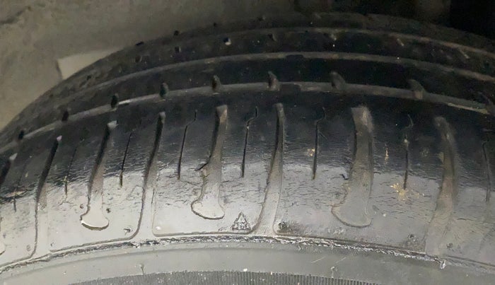 2014 Hyundai Elite i20 MAGNA 1.2, Petrol, Manual, 36,036 km, Left Rear Tyre Tread