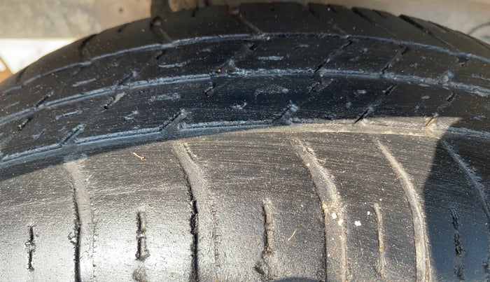 2016 Maruti Eeco 5 STR WITH A/C+HTR, CNG, Manual, 1,27,267 km, Left Front Tyre Tread