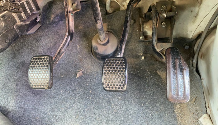 2016 Maruti Eeco 5 STR WITH A/C+HTR, CNG, Manual, 1,27,267 km, Pedals