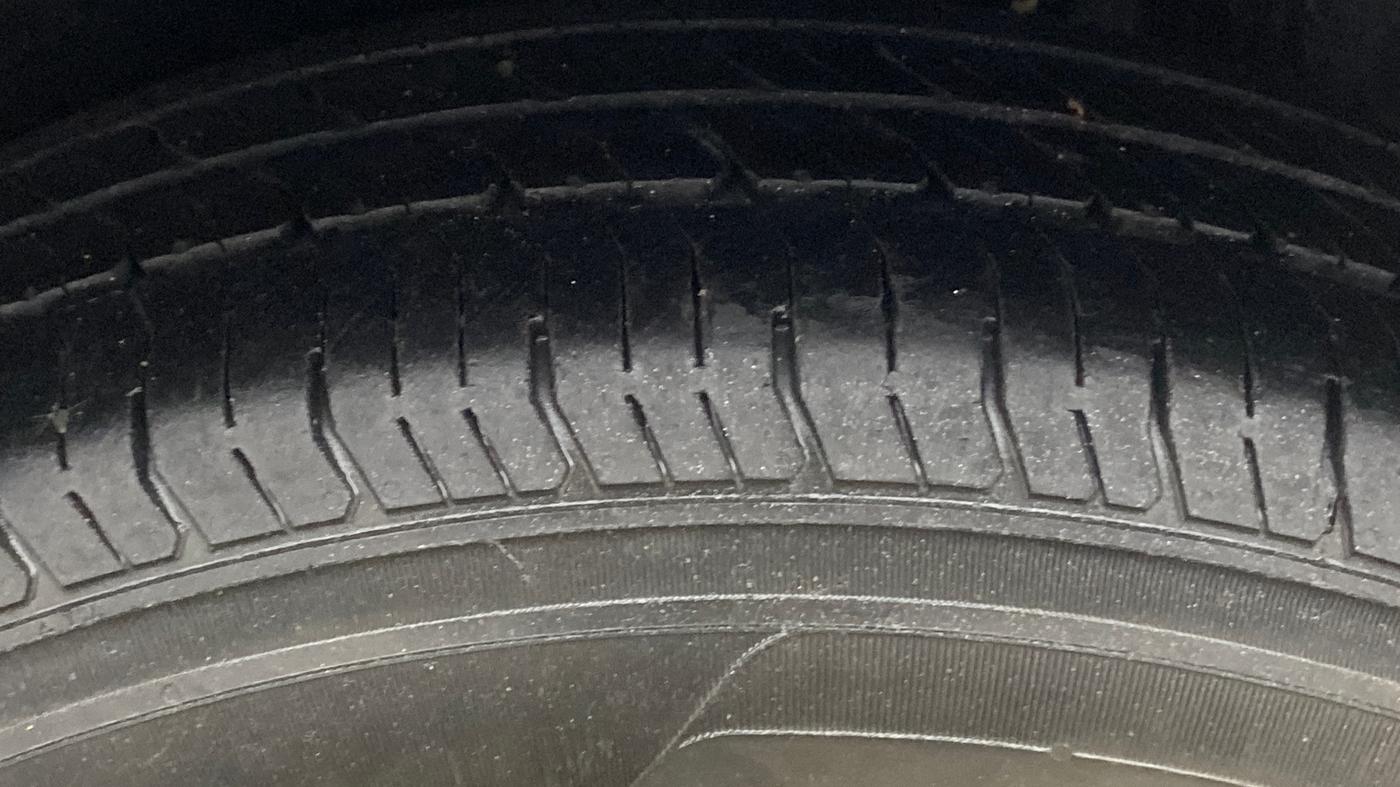 2014 Maruti Swift VDI, Diesel, Manual, 83,759 km, Left Rear Tyre Tread