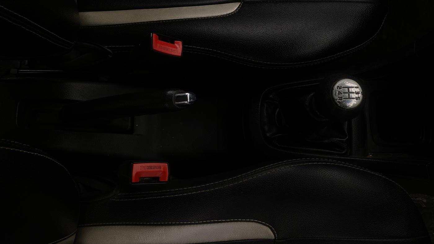 2014 Maruti Swift VDI, Diesel, Manual, 83,759 km, Gear Lever