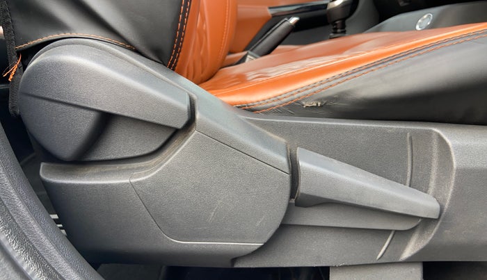 2020 Nissan MAGNITE XV PREMIUM TURBO, Petrol, Manual, 56,578 km, Driver Side Adjustment Panel