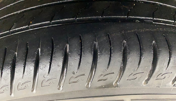 2023 KIA SONET 	 HTX 1.0 TURBO DCT, Petrol, Automatic, 32,597 km, Left Rear Tyre Tread