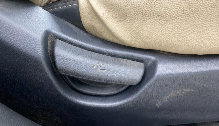 2015 Hyundai Grand i10 SPORTZ 1.2 KAPPA VTVT, Petrol, Manual, 70,997 km, Driver Side Adjustment Panel