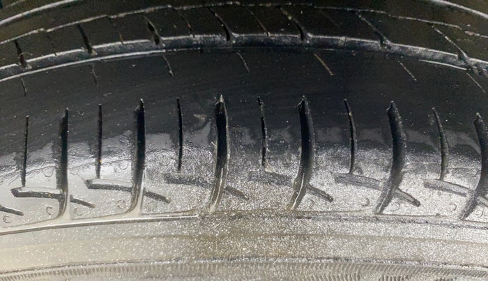 2015 Hyundai Grand i10 SPORTZ 1.2 KAPPA VTVT, Petrol, Manual, 70,997 km, Left Rear Tyre Tread