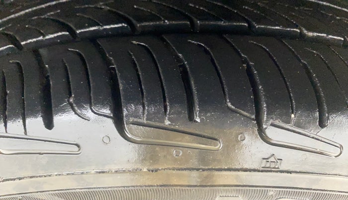 2015 Hyundai Grand i10 SPORTZ 1.2 KAPPA VTVT, Petrol, Manual, 70,997 km, Right Front Tyre Tread