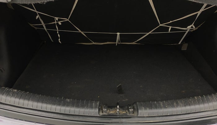 2015 Hyundai Grand i10 SPORTZ 1.2 KAPPA VTVT, Petrol, Manual, 70,997 km, Boot Inside