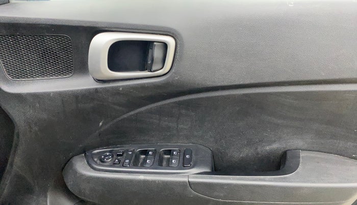 2020 Hyundai VENUE SX PLUS 1.0 TURBO DCT, Petrol, Automatic, 45,863 km, Driver Side Door Panels Control