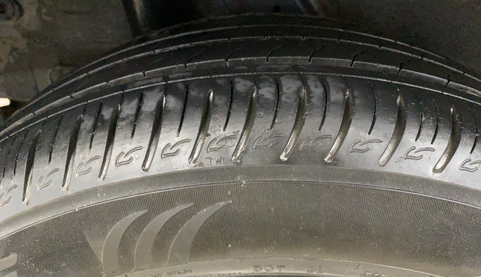 2020 Hyundai VENUE SX PLUS 1.0 TURBO DCT, Petrol, Automatic, 45,863 km, Right Rear Tyre Tread