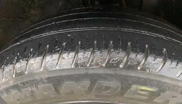 2020 Hyundai VENUE SX PLUS 1.0 TURBO DCT, Petrol, Automatic, 45,863 km, Right Front Tyre Tread