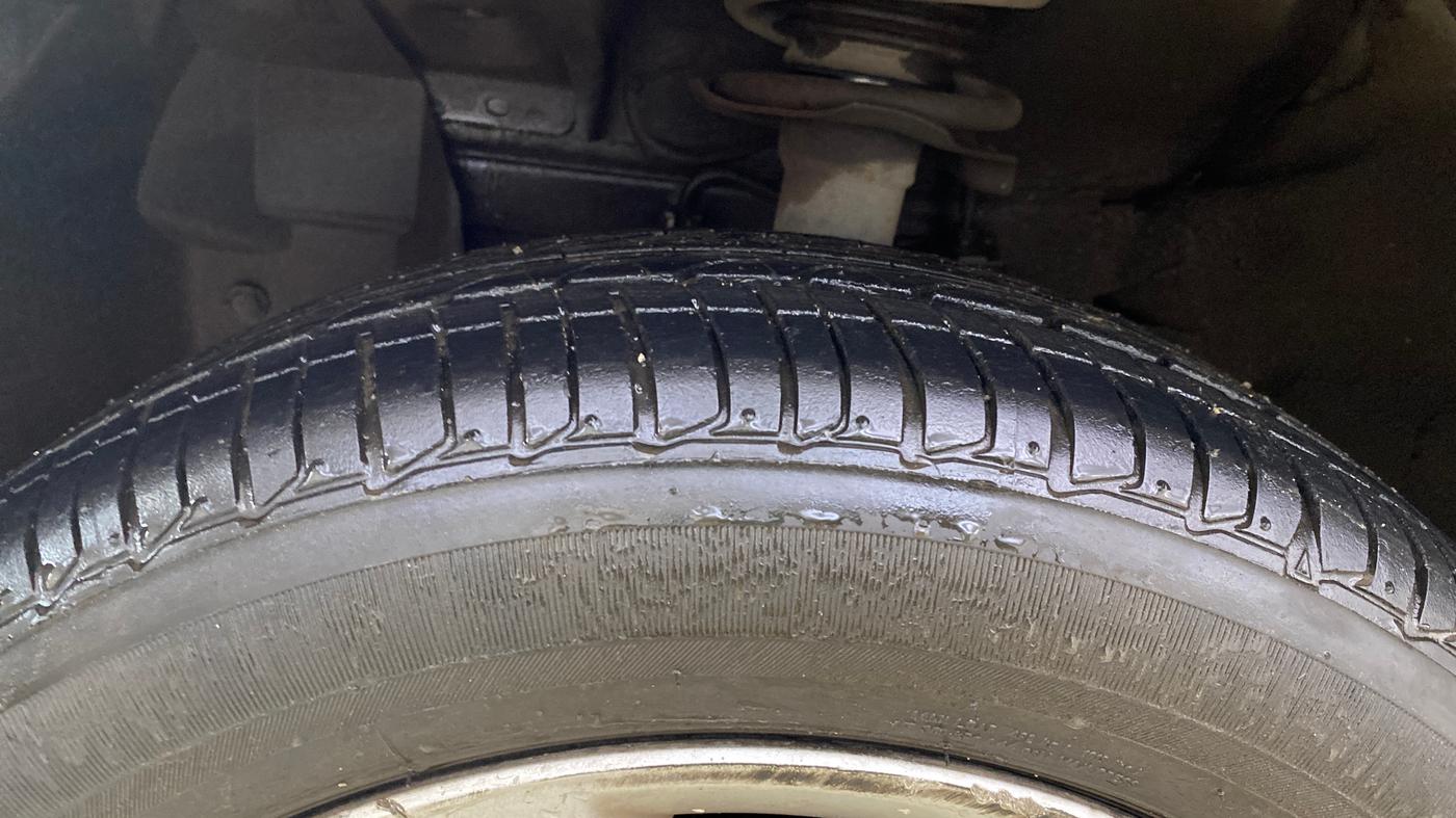 2017 Nissan Micra XV CVT, Petrol, Automatic, 37,022 km, Left Front Tyre Tread