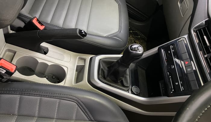 2022 Skoda KUSHAQ AMBITION 1.0L TSI MT, Petrol, Manual, 48,359 km, Gear Lever