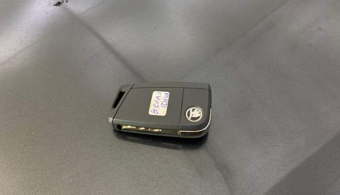 2022 Skoda KUSHAQ AMBITION 1.0L TSI MT, Petrol, Manual, 48,359 km, Key Close Up