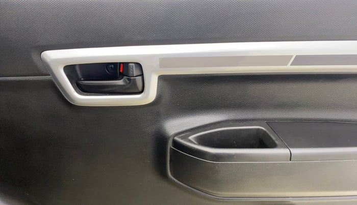 2020 Maruti S PRESSO VXI PLUS AMT, Petrol, Automatic, 11,545 km, Driver Side Door Panels Control