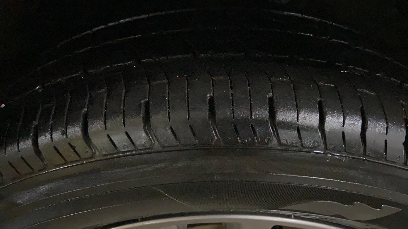 2020 Maruti Ertiga ZXI AT SHVS, Petrol, Automatic, 81,297 km, Right Front Tyre Tread