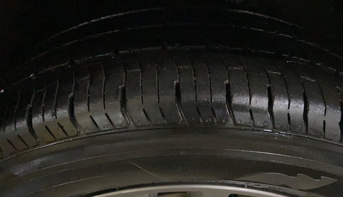 2020 Maruti Ertiga ZXI AT SHVS, Petrol, Automatic, 81,297 km, Right Front Tyre Tread