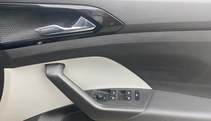 2024 Skoda KUSHAQ STYLE 1.0L TSI MT, Petrol, Manual, 17,862 km, Driver Side Door Panels Control