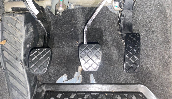 2024 Skoda KUSHAQ STYLE 1.0L TSI MT, Petrol, Manual, 17,862 km, Pedals