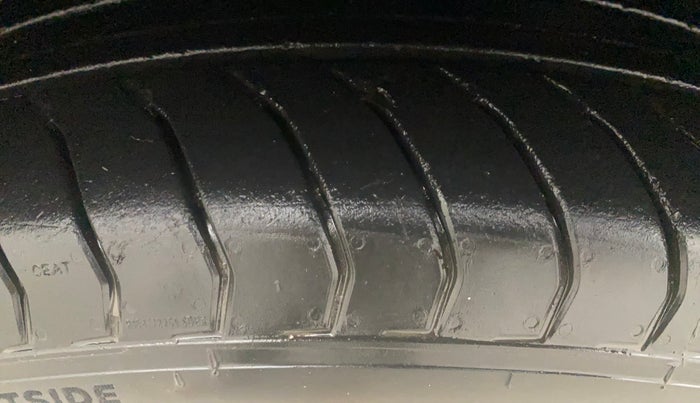 2024 Skoda KUSHAQ STYLE 1.0L TSI MT, Petrol, Manual, 17,862 km, Left Front Tyre Tread