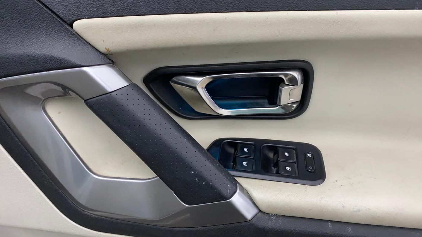 2023 Tata Safari XZ PLUS, Diesel, Manual, 46,665 km, Driver Side Door Panels Control