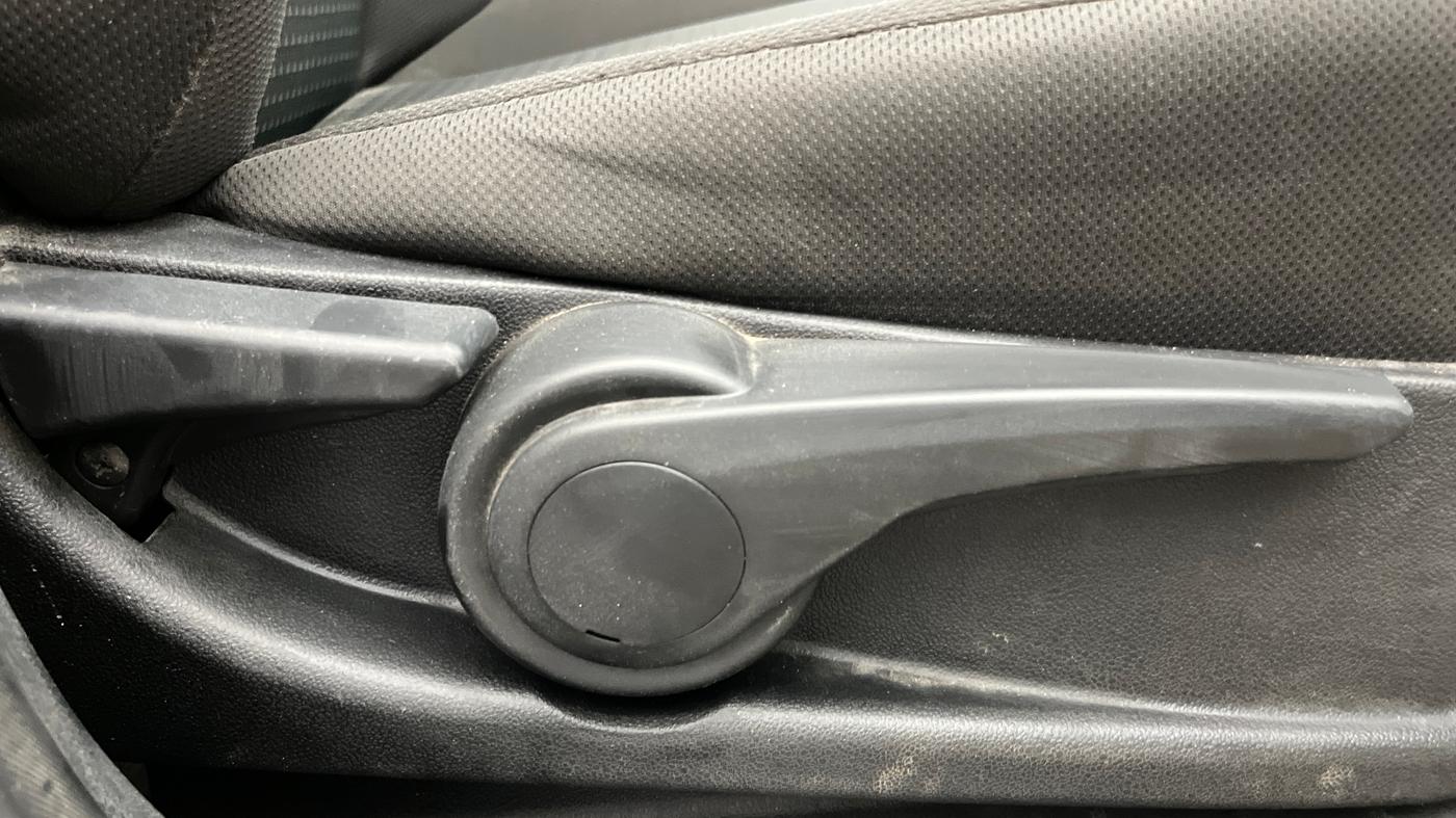 2017 Tata Tiago XZA PETROL, Petrol, Automatic, 73,472 km, Driver Side Adjustment Panel