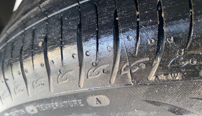 2025 KIA SYROS  HTX 1.0 Turbo 6MT, Petrol, Manual, 1,196 km, Right Rear Tyre Tread