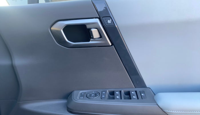 2025 KIA SYROS  HTX 1.0 Turbo 6MT, Petrol, Manual, 1,196 km, Driver Side Door Panels Control