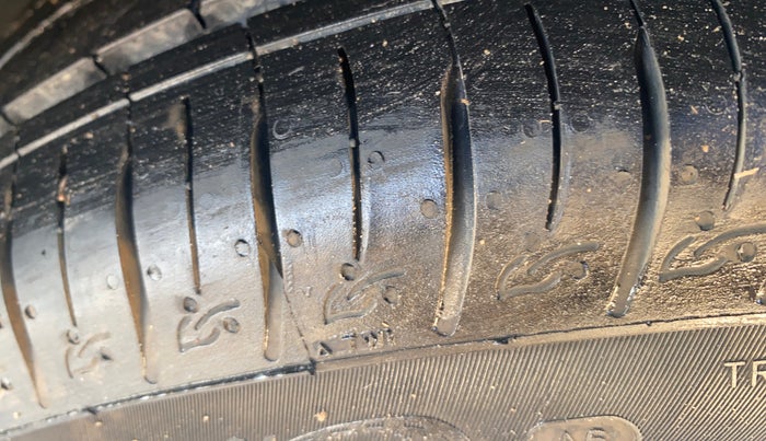 2025 KIA SYROS  HTX 1.0 Turbo 6MT, Petrol, Manual, 1,196 km, Left Rear Tyre Tread