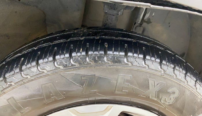 2017 Renault Kwid CLIMBER 1.0, Petrol, Manual, 79,870 km, Right Front Tyre Tread