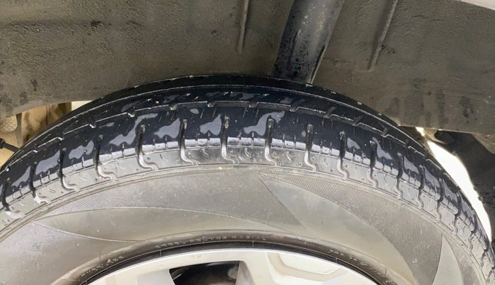 2017 Renault Kwid CLIMBER 1.0, Petrol, Manual, 79,870 km, Left Rear Tyre Tread