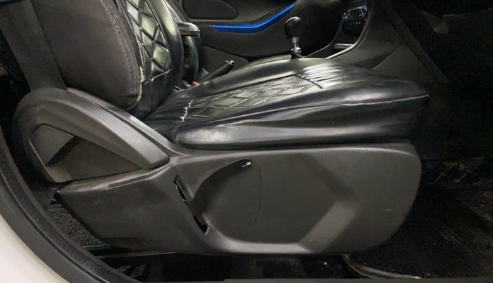 2019 Ford New Figo TITANIUM BLU 1.5 DIESEL, Diesel, Manual, 64,987 km, Driver Side Adjustment Panel