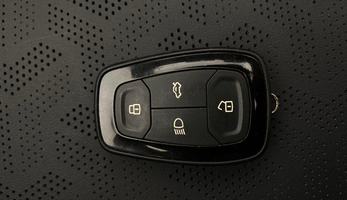 2021 Tata ALTROZ XZ PLUS I-TURBO PETROL, Petrol, Manual, 15,989 km, Key Close Up