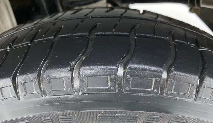 2018 Maruti Alto 800 LXI, Petrol, Manual, 34,635 km, Left Rear Tyre Tread