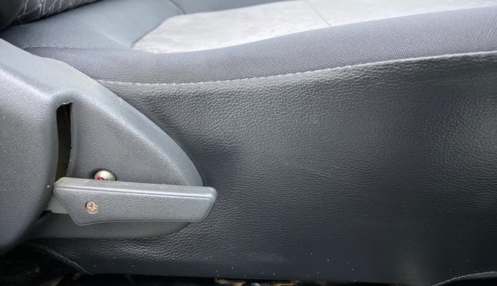 2018 Maruti Alto 800 LXI, Petrol, Manual, 34,635 km, Driver Side Adjustment Panel
