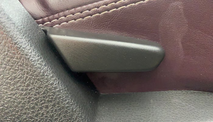 2021 Renault Duster RXZ 1.5 PETROL MT, Petrol, Manual, 56,423 km, Driver Side Adjustment Panel