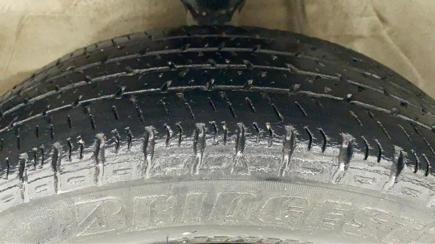 2017 Maruti Alto K10 VXI, Petrol, Manual, 34,853 km, Left Front Tyre Tread